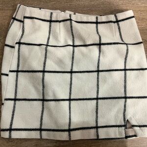 Lulu’s Plaid Cream Skirt